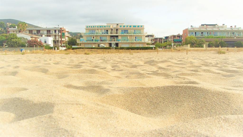Apartamentos Voramar Castelldefels Dış mekan fotoğraf