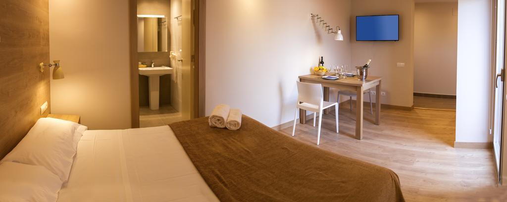 Apartamentos Voramar Castelldefels Dış mekan fotoğraf